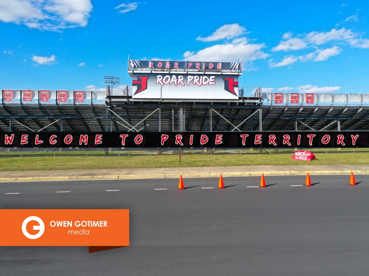 BigO_Gotimer's tweet photo. Roar Pride! We are loving the new updates at @HHSPrideSports. Vivid colors, custom design, and high-quality mesh make this #CustomWindscreen job really stand out!! #OGMedia https://t.co/an7xrhOnuu