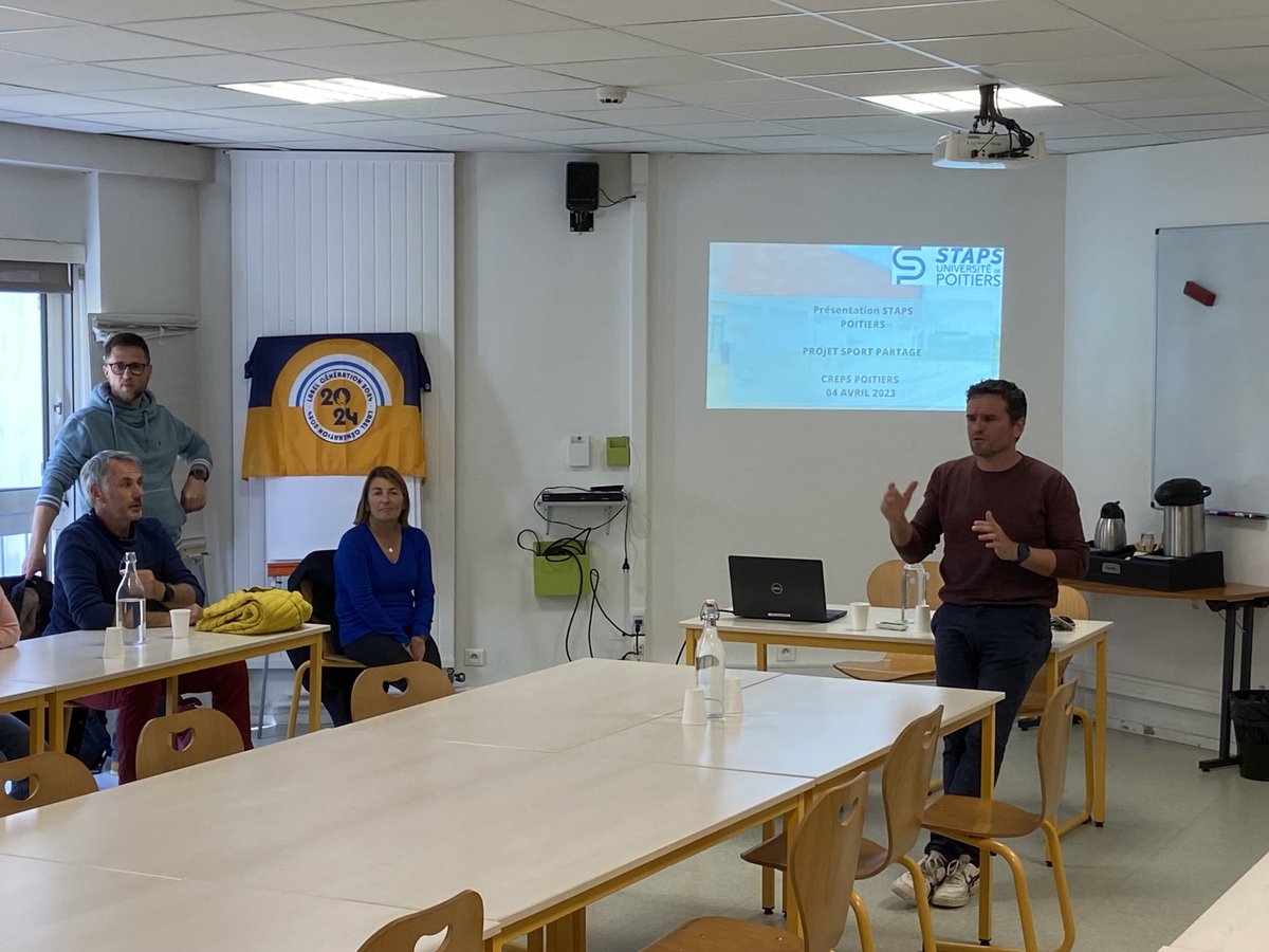 G24acpoitiers's tweet image. Lancement du stage de la Classe Alice-Milliat Coubertin avec l’intervention devant nos ambassadeurs de Thomas Magnain de ⁦@UnivPoitiers⁩ ⁦@STAPSPoitiers⁩ au ⁦@CREPS86⁩ (Merci pour l’accueil !!) #Generation2024