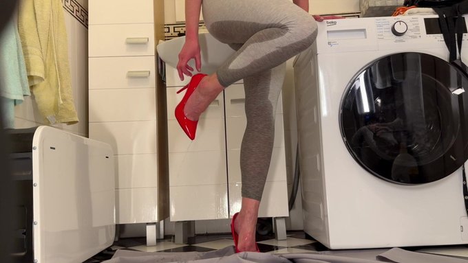 🆕Tease of my new video! 📽  💗Desperate Pee in My Leggings and Red classic High Heels🍓 [1080p]   👉https://t<a href="/tag/closeup"class="tags"><span>#closeup</span></a><a href="/tag/highheels"class="tags"><span>#highheels</span></a><a href="/tag/fetish"class="tags"><span>#fetish</span></a><a href="/tag/bigboobs"class="tags"><span>#bigboobs</span></a><a href="/tag/pissing"class="tags"><span>#pissing</span></a>