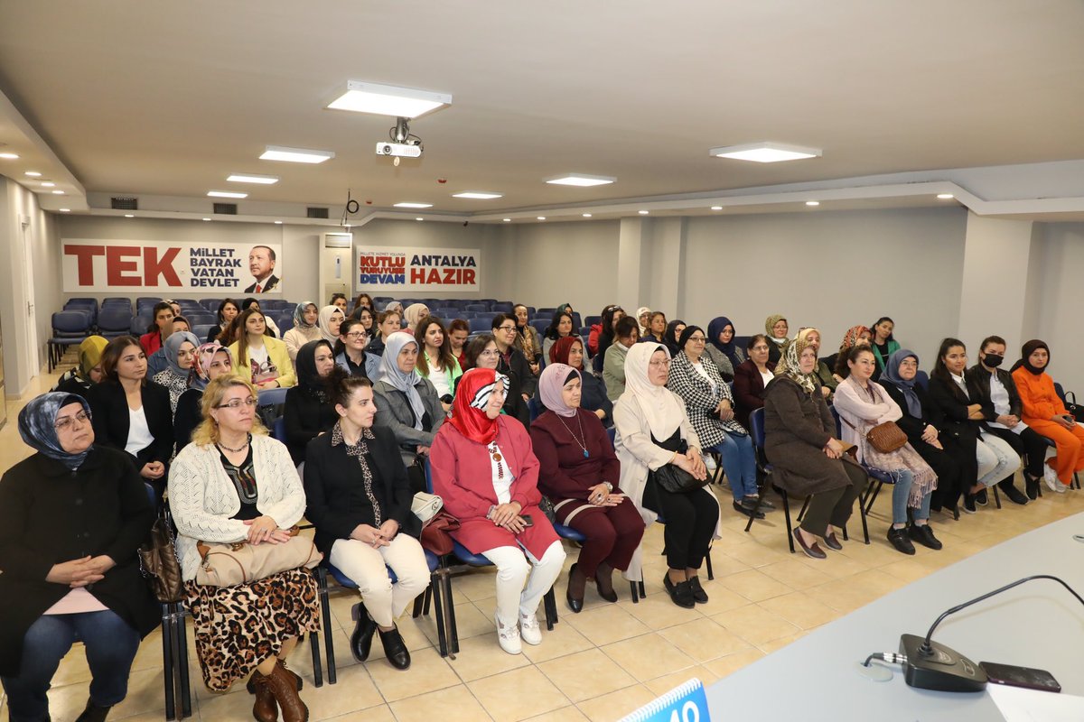 İl Başkanımız Ali Çetin’in katılımıyla Başkanımız <a href="/Aysekeyikyilmaz/">Ayşe Keyik Yılmaz 🇹🇷</a> Başkanlığında seçim ve saha çalışmalarımızı istişare ettiğimiz haftalık olağan yönetim kurulu toplantımız gerçekleştirildi.
Emin adımlarla #DurmakYokYolaDevam
<a href="/aysekesir/">Ayşe Keşir 🇹🇷🇹🇷🇹🇷</a> <a href="/AlimNuran/">nuran alim</a> <a href="/kubra4kardes/">Kübra Dörtkardeş</a>  <a href="/alicetin_07/">Ali Çetin</a>