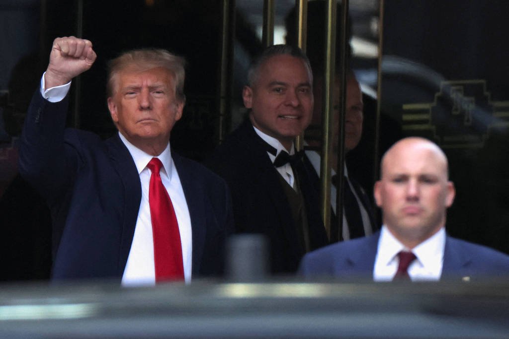 CorjaNossa's tweet photo. Donald Trump é o primeiro presidente dos EUA ( ou talvez do mundo) a pagar uma prostituta pra "fechar" a boca!

#donaldtrump #EUA #politica #mentiras #mundo #noticias #thenoite https://t.co/6sa8128opP