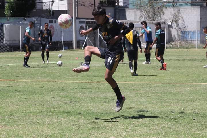 🏴🏳️
PREPARACIÓN AL MÁXIMO PARA EL SIGUIENTE ENFRENTAMIENTO, ESTE VIERNES EN CASA CUANDO RECIBAMOS A #TUZOSPACHUCA3RA en la <a href="/LigaTDP/">Liga TDP</a> 

#ereseljugador#12
#yoamocdtulancingo
#PasiónCDT 
#yocondeportivotulancingo
#TulancingoestierradeTitanes