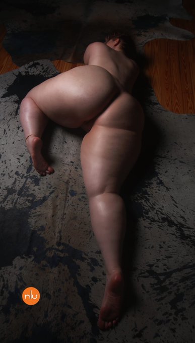 What&rsquo;s your next move if you saw me laying on the floor like this?   @next_level_vis https://t.co/IA