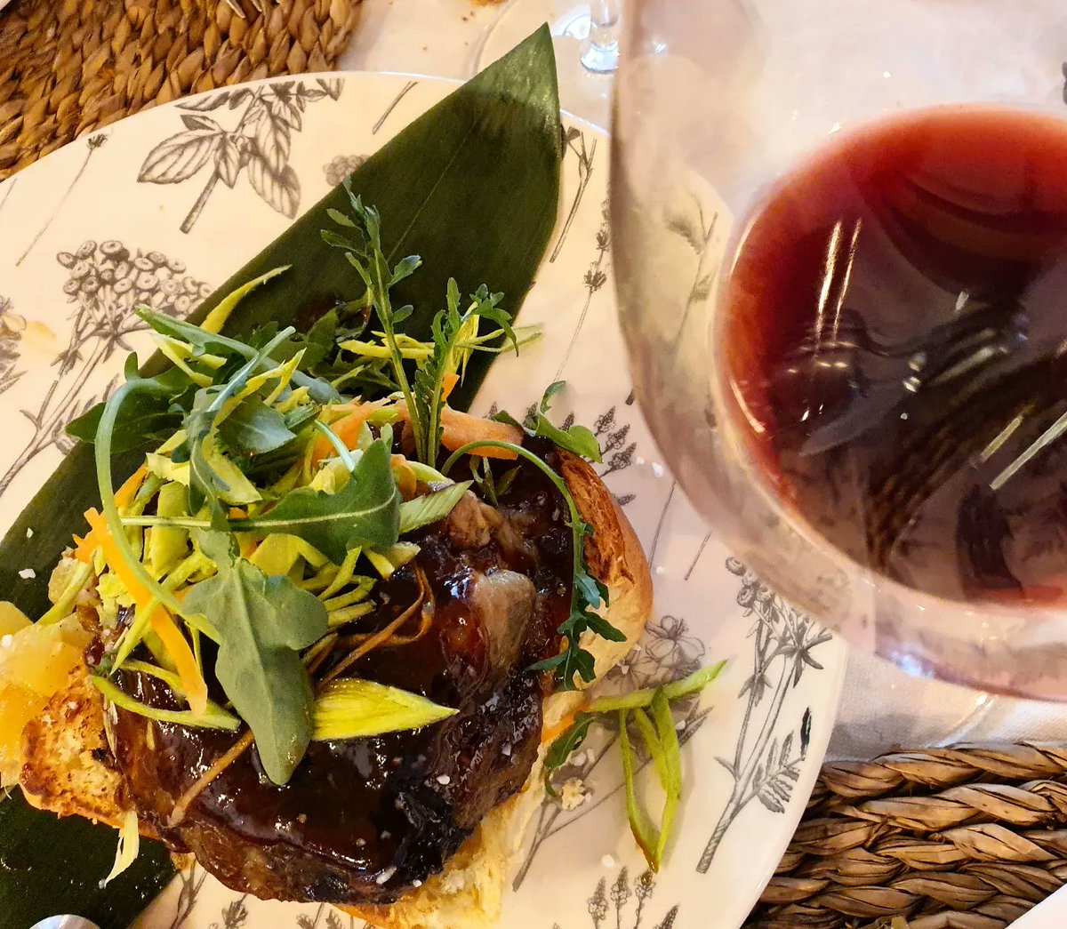 ... impecable. Si salgo a comer es para comer mejor que en casa (y eso, modestia aparte, no es fácil). 
#Sostenibilidad, y amor a la cocina, sin tonterías 😍😋
<a href="/JoseABarraganS/">Jose Antonio Barragán Sánchez</a>  &amp;
#angelesmunozhornillo
Gracias!