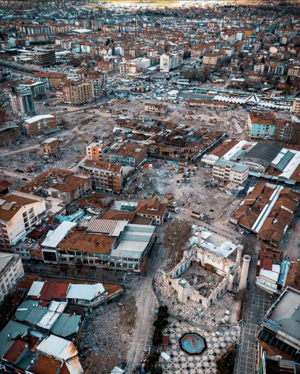 mrthnksk's tweet photo. Düştük belki ama yeniden hep beraber kalkacağız ayağa yeniden şehrimizde gülüp eğleneceğiz Malatyalılar günümüz kutlu olsun...
#4nisan
#Malatya https://t.co/tTLTvvfvEs