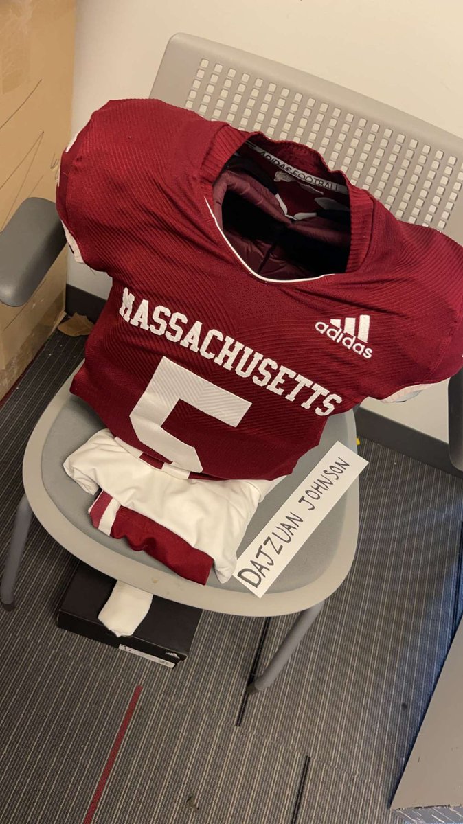 dajzuann's tweet image. Enjoy a great visit today @UMassFootball loved the intensity of the practice. @ValdamarTBrower @CoachWNickESA @isiah_tolbert @aefeit