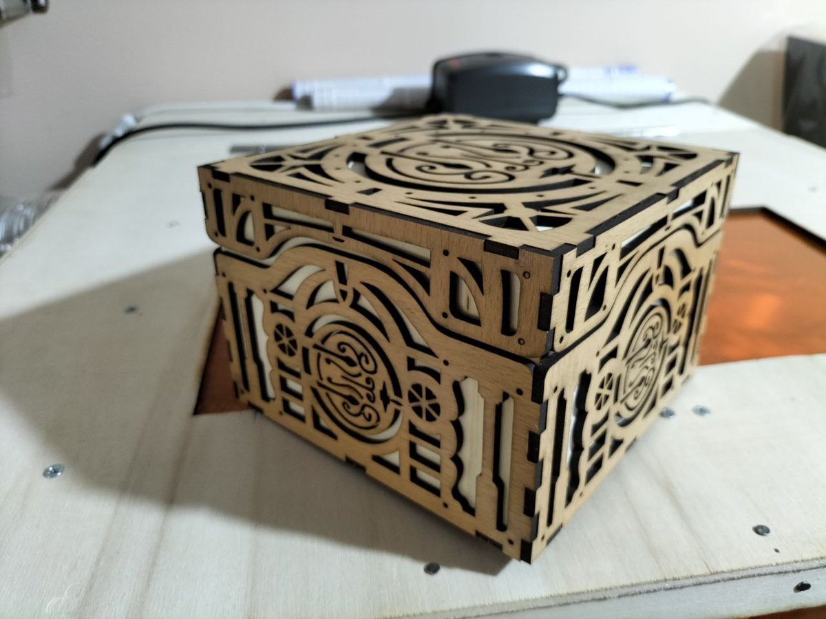 FrandalfWorks's tweet photo. Si quieres personalizar un producto o que te fabrique uno de cero no dudes en escribir, tengo los mensajes directos abiertos :)

Os dejo algunos de los pedidos personalizados que me han hecho https://t.co/v6mIweiQSN