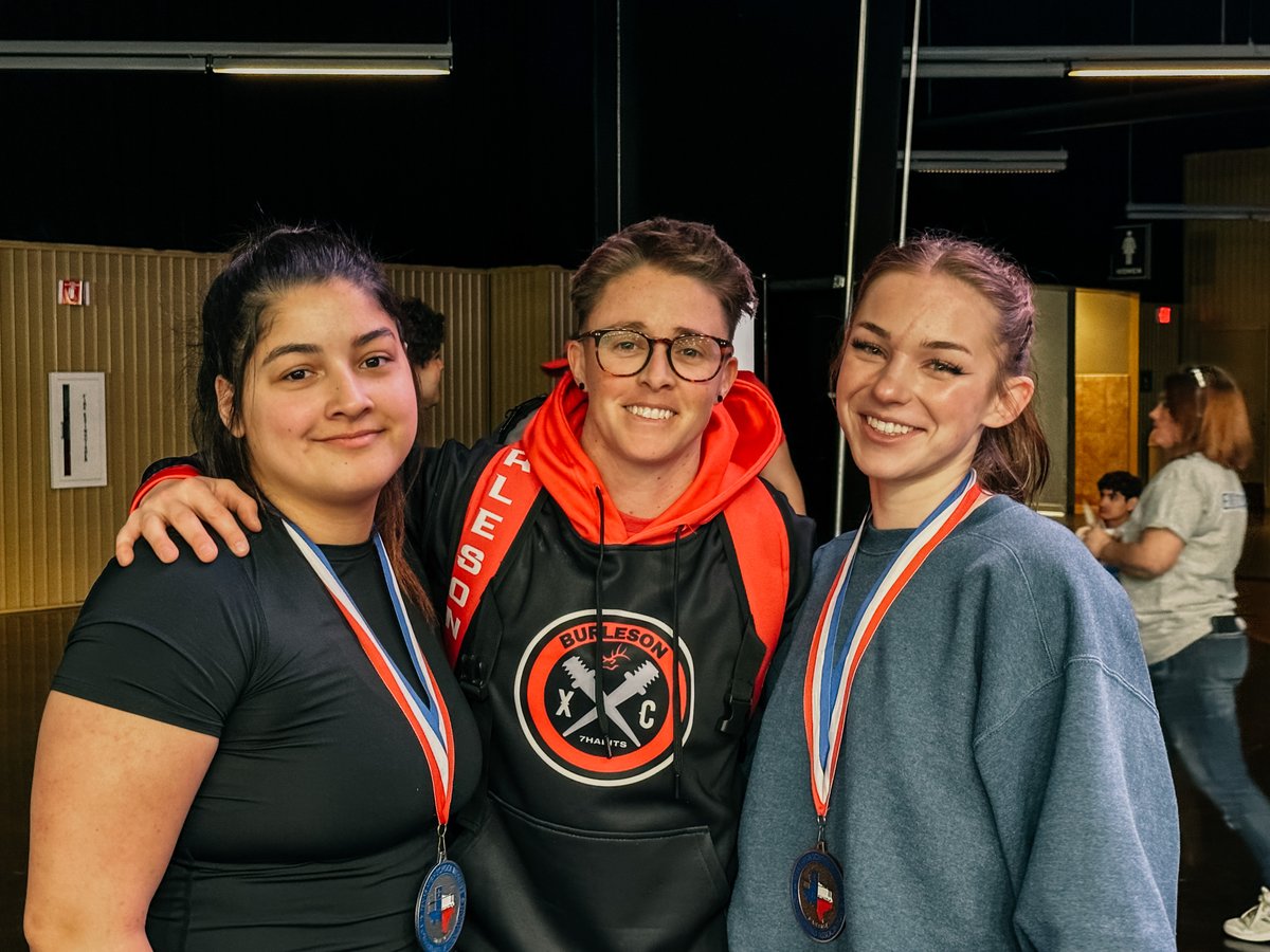 BurlesonISD's tweet photo. (2/2) Congratulations to these students on their Texas High School Powerlifting Championship success! #BISDstandout
15th: Jabari Smith
18th: Jess Ackerman 
16th: Girls team
State competitor: Christian Negrete
State competitor: Luis Bermea https://t.co/hGRcqHzGVi