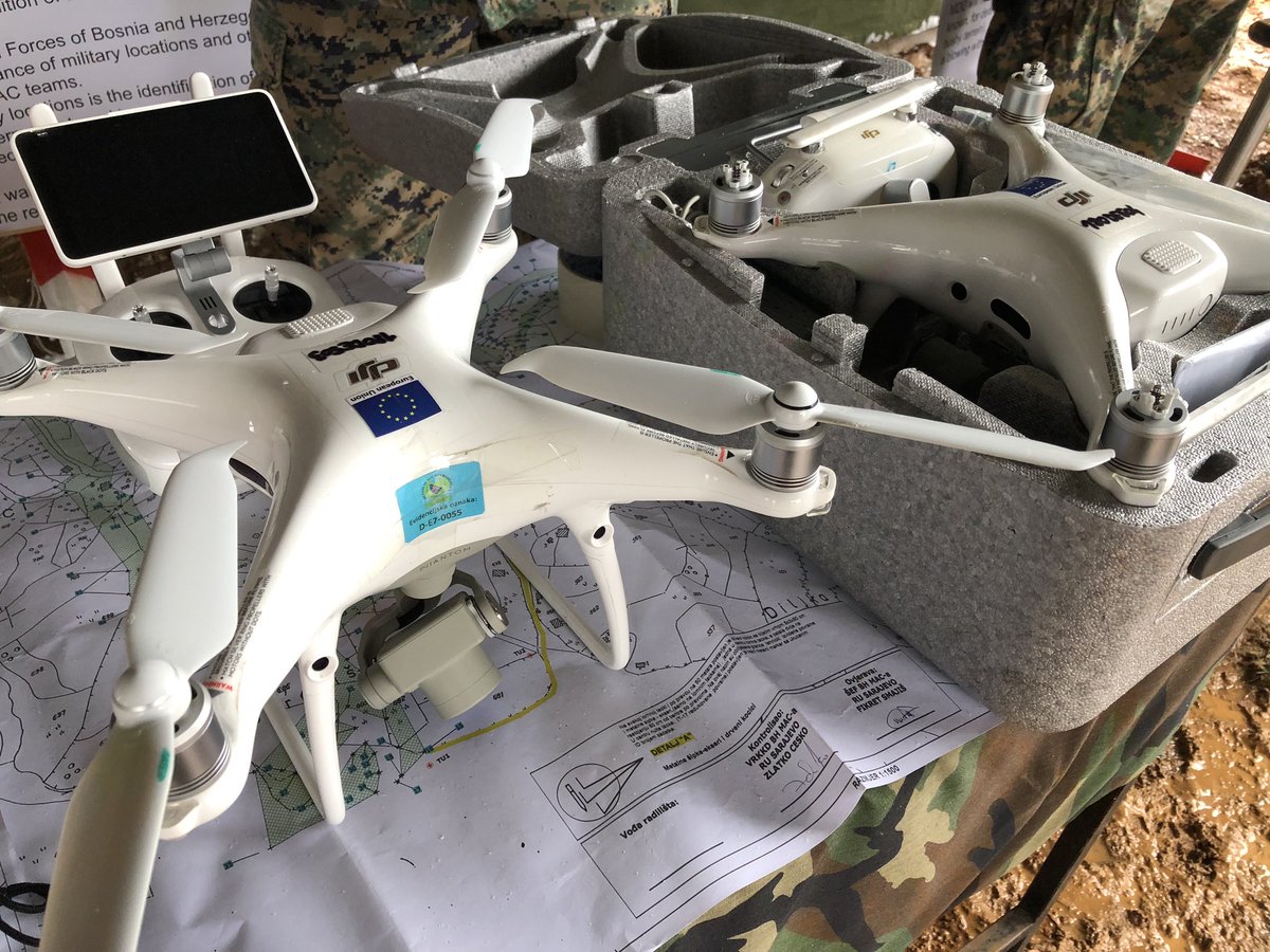 Marking international #MineAwarenessDay organised by 🇧🇦 Mine Action Center displaying demining activities. 

Sweden supports mine action in #BiH through <a href="/MAGsaveslives/">MAG (Mines Advisory Group)</a> 

Happy to attend today with my German colleague - another EU donor to this important sector. 

#MineAction