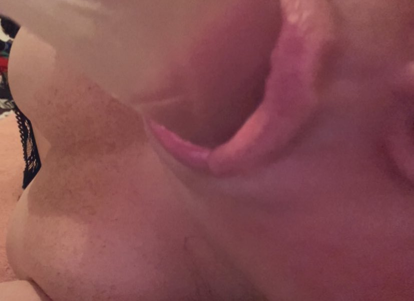 ursubbyslut's tweet photo. looking for new/more mutuals✨

🖤Renee
🖤30
🖤5’2”
🖤submissive
🖤straight
🖤she/her
🖤DM for menu or OF link

RT &amp; 🖤 to be friends🥰 https://t.co/cDxFK9Qi3D
