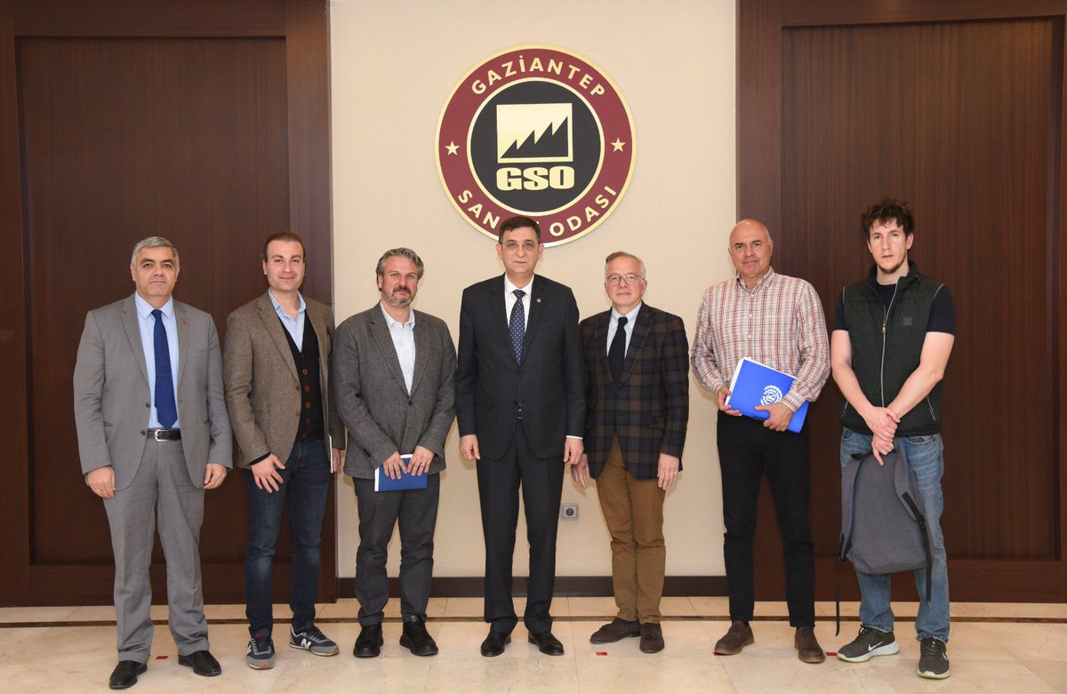 Odamıza ziyarette bulunan Uluslararası Çalışma Örgütü (İLO)  Ülke Direktörü Giovanni Di Cola ve beraberindeki heyet ile deprem sonrası sanayimizin genel durumu ve toparlanmaya katkıda bulunacak yeni iş birliği projelerini istişare ettik. 
Nazik ziyaretleri için tesekkür ederim.