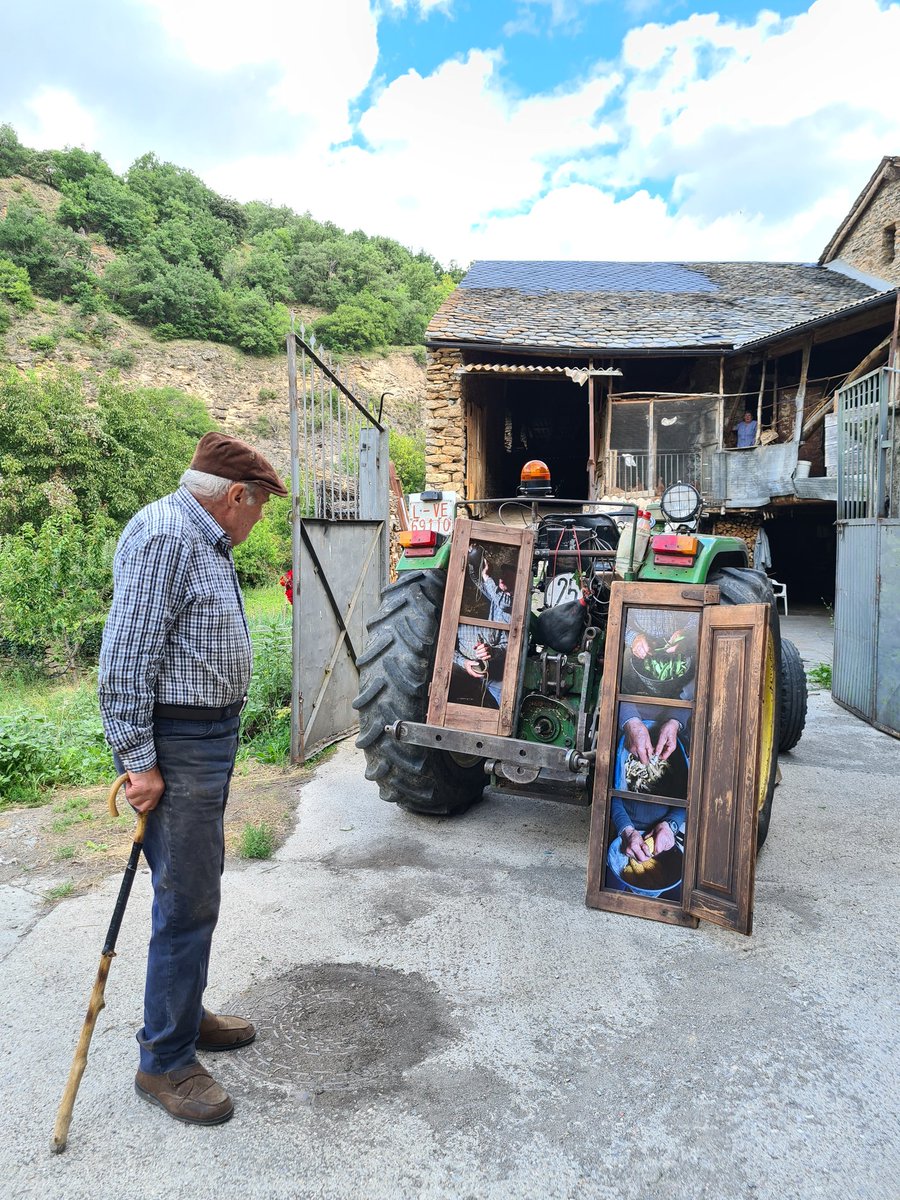 martalluvich's tweet photo. Vols exposar la teva obra en un entorn rural? 
Tan rural com la vall d'Àssua. Concretament, Altron i Sorre. 

Art és tot! Pintura, escultura, fotografia, dansa, música, artesania, tèxtil...

Envia'ns la teva proposta a panyiforrallat@gmail.com https://t.co/xCyBeTVLjS