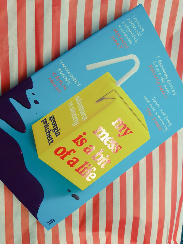 JoLidds's tweet photo. A lovely sunny spring lunchtime walk today with @kathryncolwell3 and @pollyvgrice to @street_upper! I scooped up this memoir which looks great! #toomanybookstoolittletime https://t.co/1w2coh4zxS