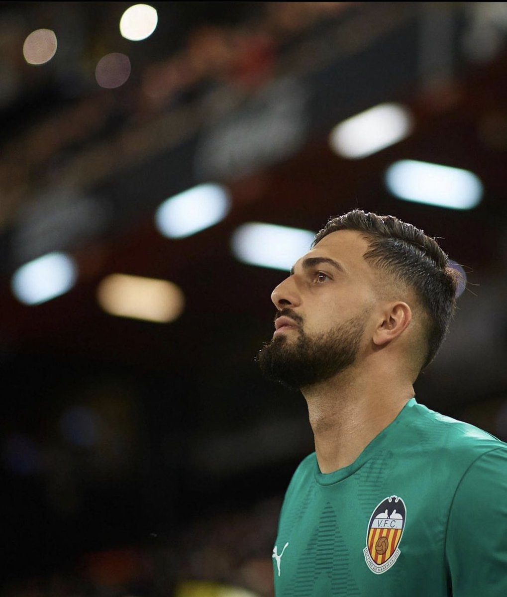 Geo__team's tweet image. 🚨 EXCLUSIVE | GIORGI MAMARDASHVILI 🇬🇪

Giorgi Mamardashvili's agent Levan Seturidze is in London, the representative of Giorgi is meeting with the heads of English clubs🔵⚪️

The chance of the 22-year-old goalkeeper leaving Valencia during the summer transfer window is high 🔥