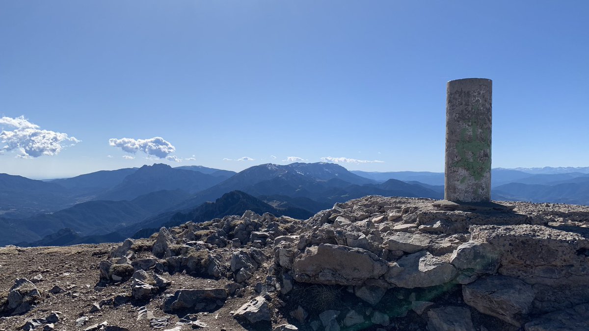 marfauped's tweet photo. #LaTosa des de #Comaoriola amb #vent de companyia 🌬️😅 #Cerdanya #PNCadíMoixeró #Catalunya https://t.co/OtrwxWzXGu