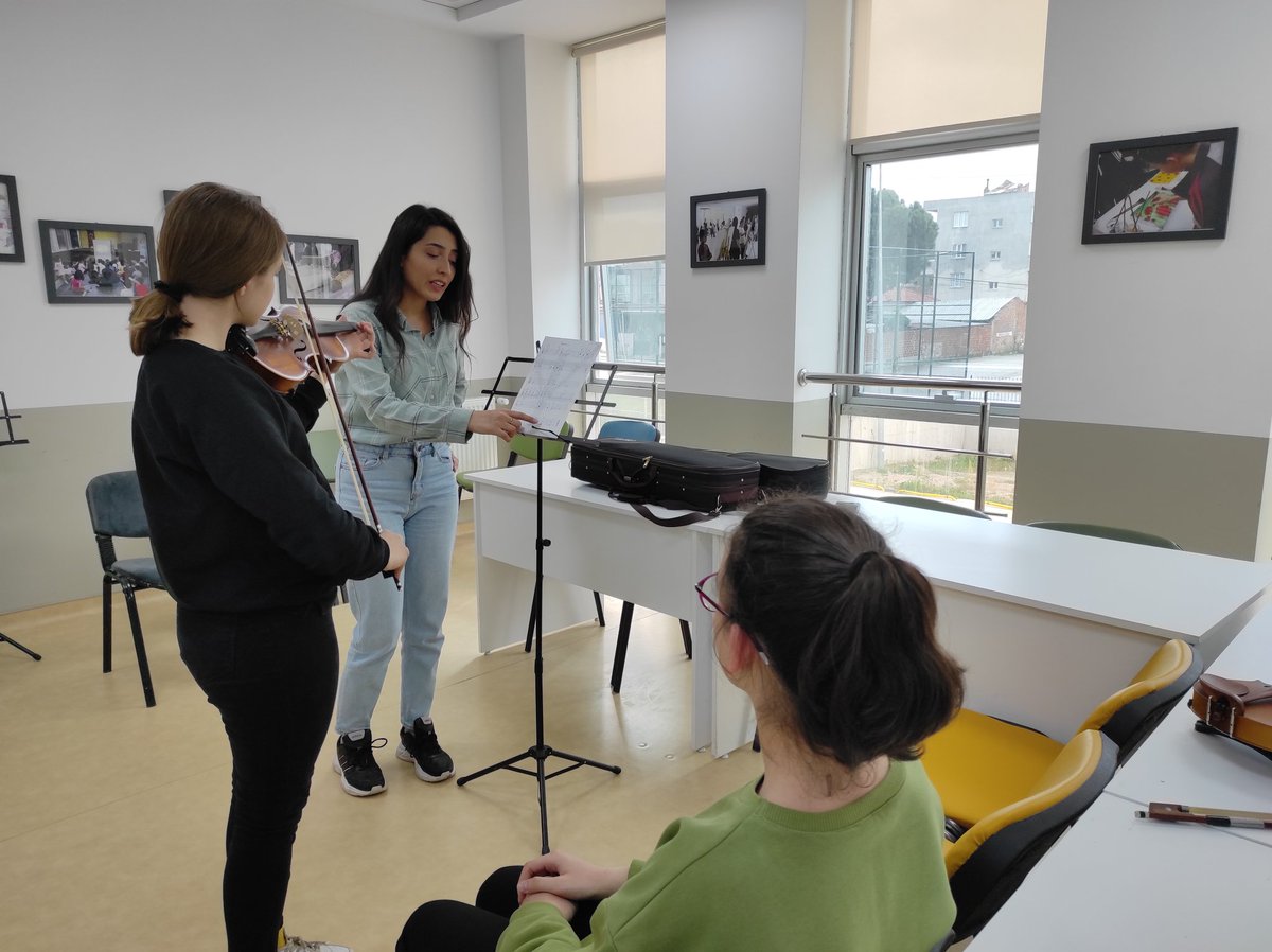 GSB_KinikGM's tweet image. Güzel Sanatlar Atölyesinde keman eğitimimiz sürüyor. | #keman

@gencliksporbak @kasapoglu