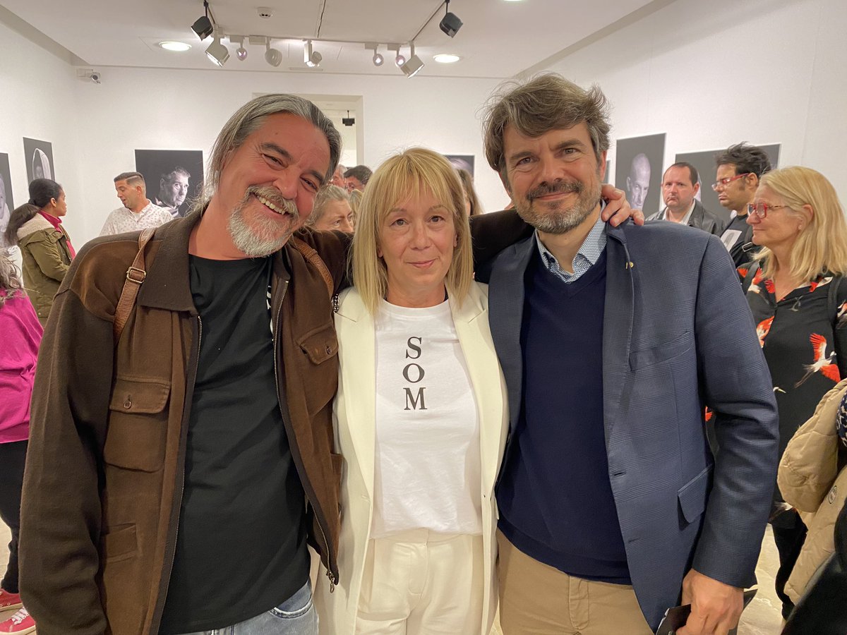 En la inauguración de la exposición ‘Som, solituds compartides’

Fotografías de Vicente Galaso a personas acogidas por la Associació Tardor y la Associació Siloè.

Enhorabuena por la gran sensibilidad que transmite cada foto y por el gran trabajo de estas asociaciones.