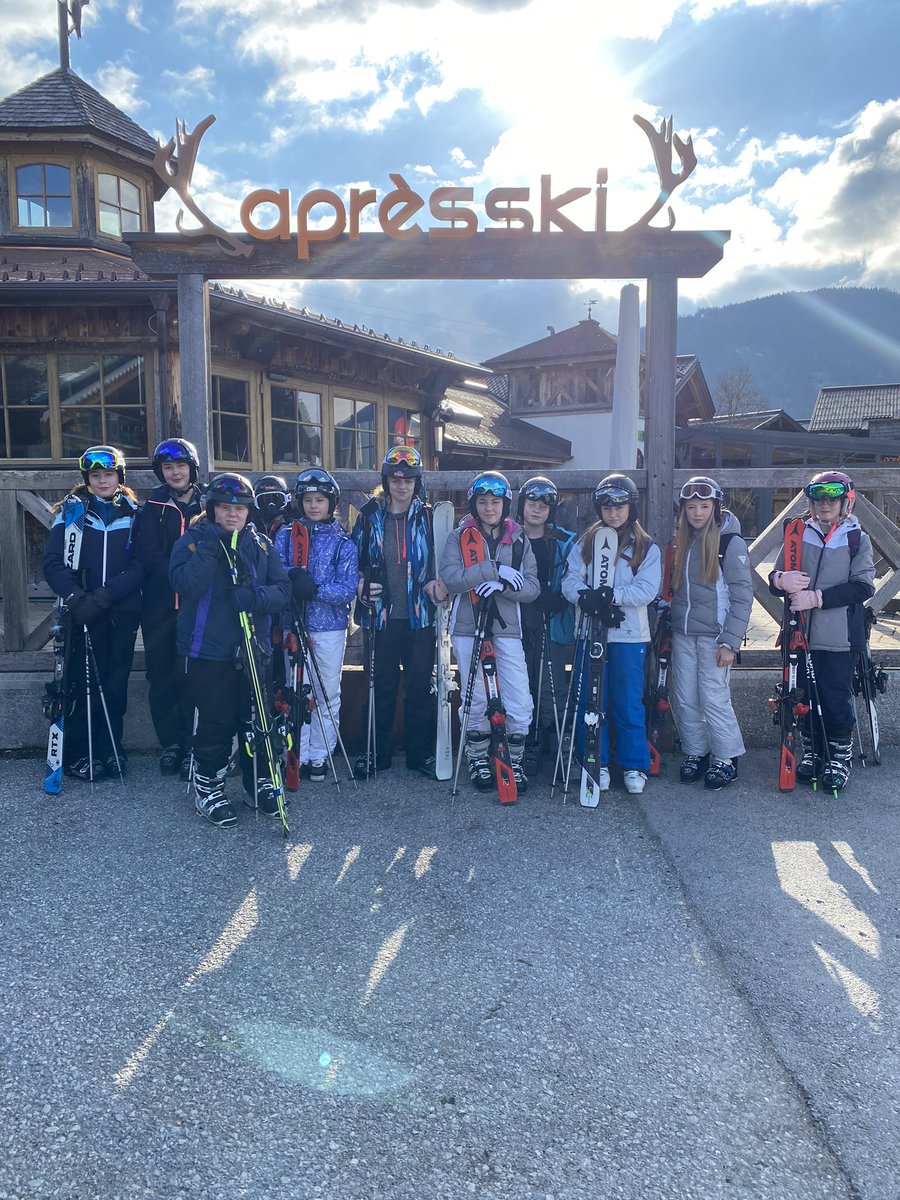MrsWallace1803's tweet photo. @SkiCaldew Group pics… Cat Bells ⛷ https://t.co/AdwdnWM0Ah