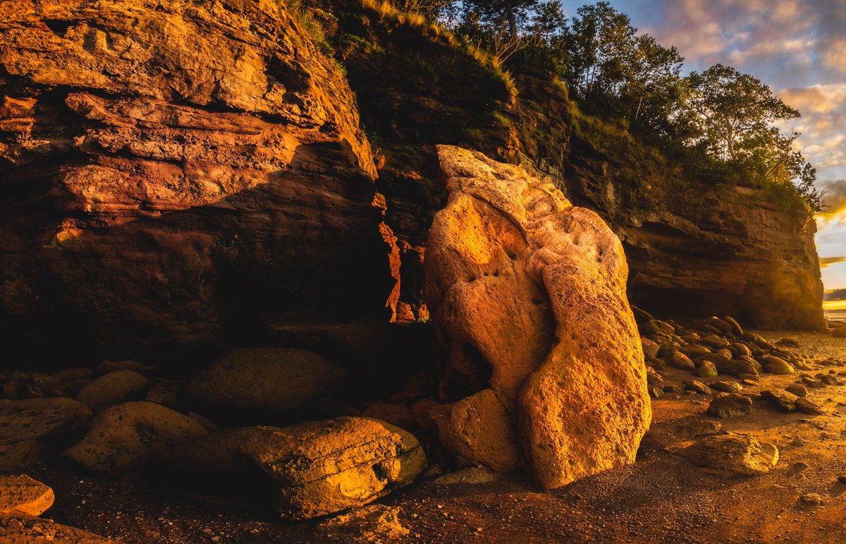 From this to that - after a winter in Cape Breton 's Highlands we're back on Nova Scotia's mainland for Spring to explore things like the ocean floor in the Bay of Fundy (home of the highest tides in the world).