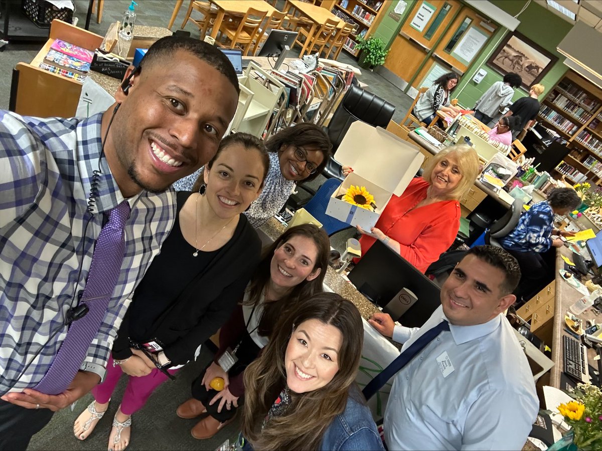 ArlingtonHighLibrary tweet media