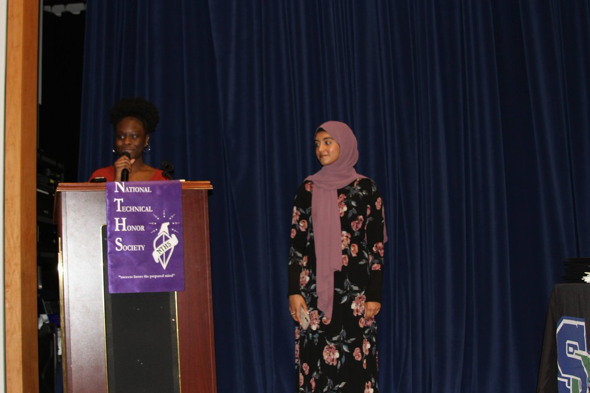 HawksSG's tweet image. It was a great morning inducting the #SGClassOf2023 members into the #NationalTechnicalHonorSociety! #NTHS #NCCVTWorks @NTHS_Official #CollegeAndCareerReady @ChadHarrisonSG @fhansonic @drjconnor299 @SarahOlsavsky