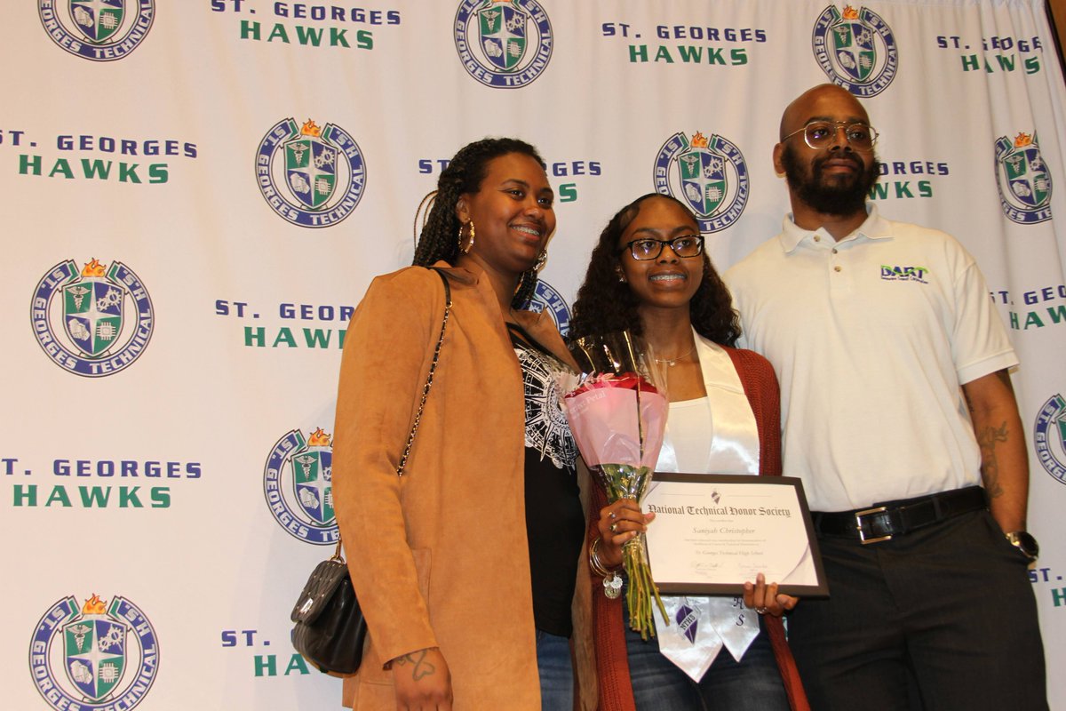 HawksSG's tweet image. Thank you to all of our friends, family, and teacher support today! It was a great morning inducting the #SGClassOf2023 members into the #NationalTechnicalHonorSociety! #NTHS #NCCVTWorks @NTHS_Official #CollegeAndCareerReady @ChadHarrisonSG @fhansonic @drjconnor299 @SarahOlsavsky