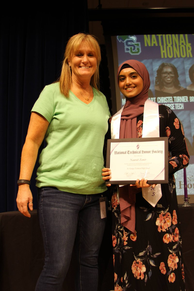 HawksSG's tweet image. Thank you to all of our friends, family, and teacher support today! It was a great morning inducting the #SGClassOf2023 members into the #NationalTechnicalHonorSociety! #NTHS #NCCVTWorks @NTHS_Official #CollegeAndCareerReady @ChadHarrisonSG @fhansonic @drjconnor299 @SarahOlsavsky