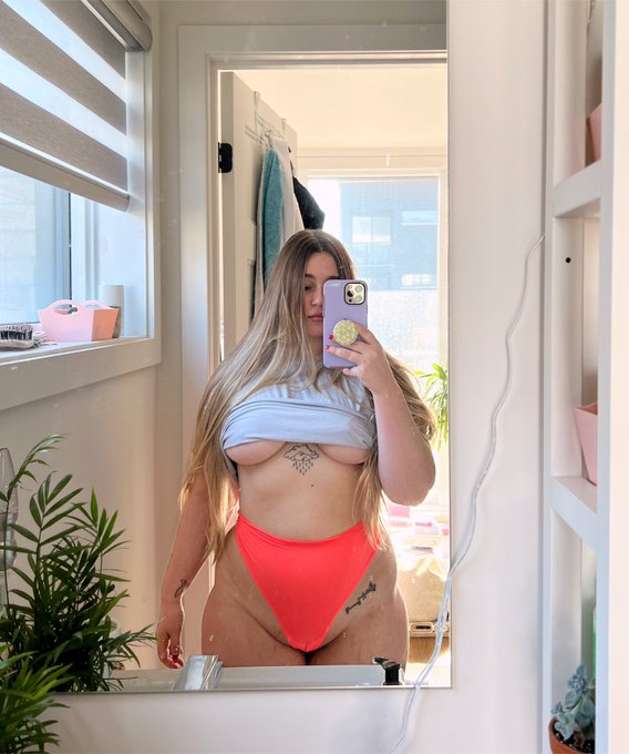 Titties Tuesday once again 🫶🏻 https://t.co/M4CJUdt6ZO