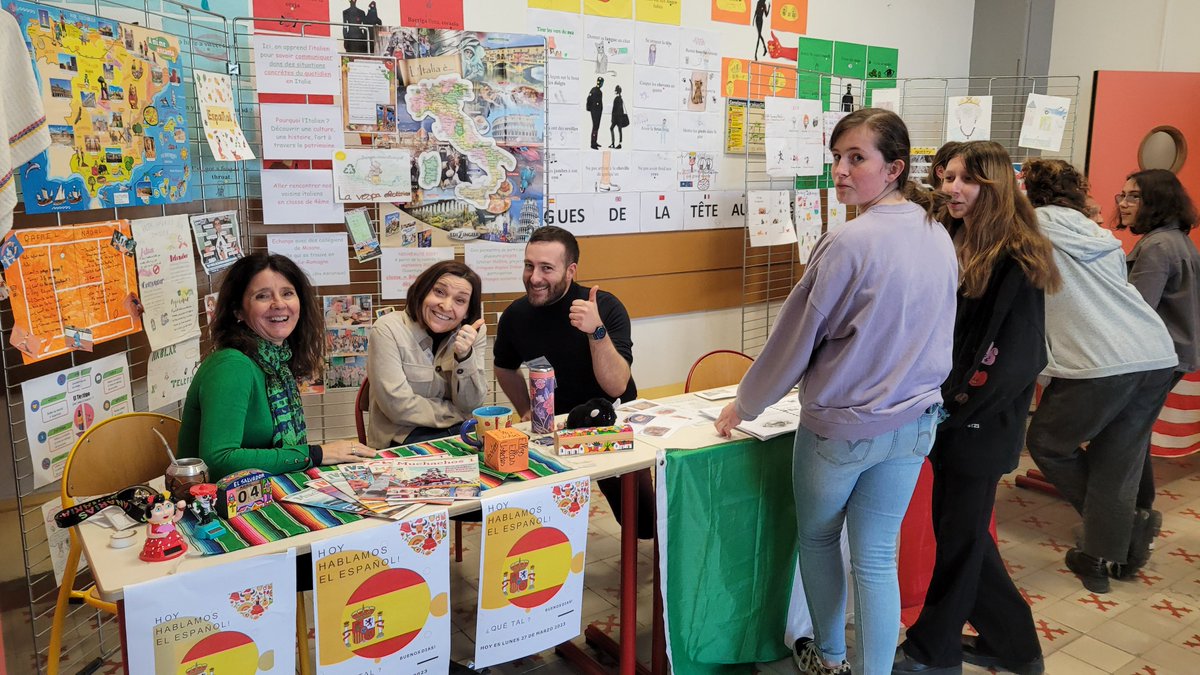 ClgEuropeBdp's tweet photo. Nos élèves guides étaient très heureux de faire découvrir le collège de l'Europe aux futurs élèves ! Plus de 200 familles ont pu rencontrer tous les personnels de l établissement et poser leurs questions. Nous sommes prêts pour la rentrée 2023 ! https://t.co/GHMjBQptJn