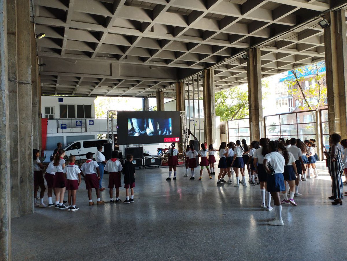 UIC_Cuba's tweet photo. Con una feria, una jornada teórica y un torneo de exhibición de Smash Bros el Grupo temporal del Gobierno para la industria de videojuegos cubanos festejó este 4 de abril los aniversarios 61 y 62 de la @UJCdeCuba y la @OPJMCuba, respectivamente. #UICuba 

Abrimos🧵 https://t.co/xEIdNLQkGK