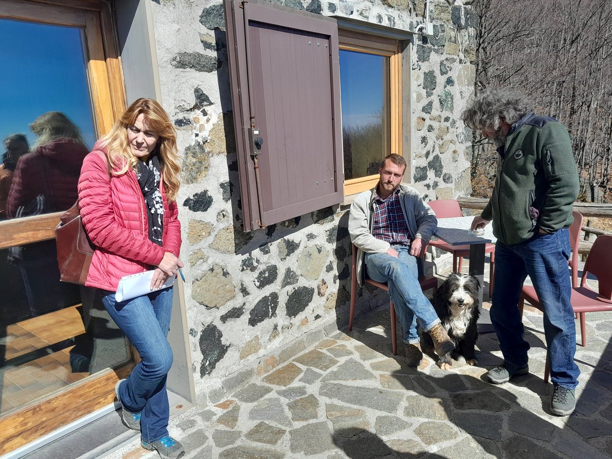 PARCO_AVETO's tweet photo. Oggi sopralluogo degli autori di #LineaVerdeSentieri #LaStradaGiusta di @RaiUno in #parcoaveto! #AltaVia, #PratoMollo #RifugioMonteAiona... pascoli d'altura, @CAILigure... #staytuned #parcoavetosifabello https://t.co/zpLwRPZDi4