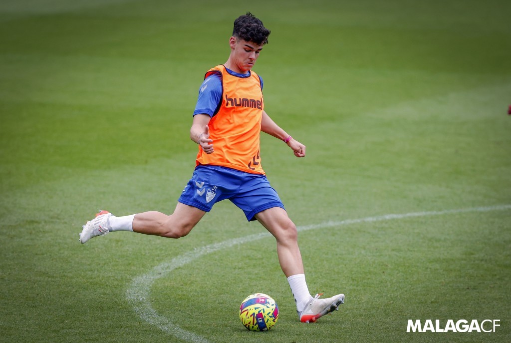 MalagaCF's tweet photo. 📷🔛⚽

🔗 https://t.co/oRxbuEZWjG

#EntrenamientoMCF https://t.co/bNcvUsoWr3