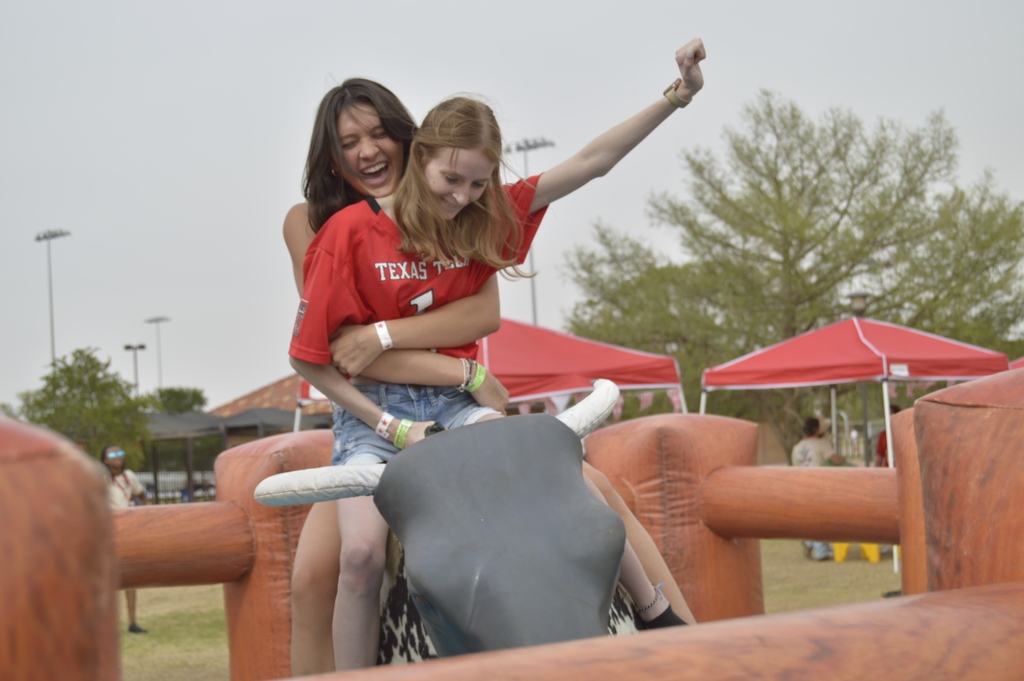 tturha's tweet photo. #TBT to last year's Wreck 'Em Round Up where we Saddled Up for Spring Fling! Last years event was so fun with so much free food, fun games, and amazing prizes. We even had a mechanical bull!!! 🐂🤠 Look out for our post tomorrow announcing THIS YEAR'S Spring Fling! https://t.co/gahPS6ay99