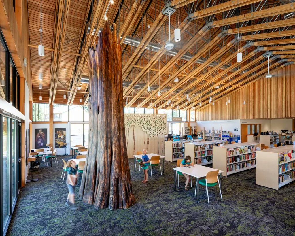 CSIConstruction's tweet photo. Hay barn serves as regional inspiration for Washington library @SpecifierMagCSI @JohnstonArch  https://t.co/lanZBjC1Kd #agrarian #architect #community #design #douglasfir #haybarn #methowvalley #nature #overhangs #plywood #town #valley #washington #wildlife #winthrop #wood https://t.co/d3okq8Cr0e