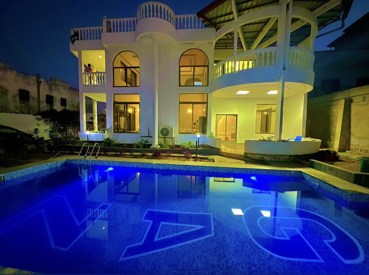 CONGOLISATION01's tweet photo. Voici en aperçu la nouvelle maison de @gazmawete à Kinshasa 🇨🇩 en Image 😍🫣⚔️

L’artiste s’offre le lux dans la discrétion 👏🏼🔥 #lacongolisationone #gazmawete https://t.co/S1A5t1EFFy