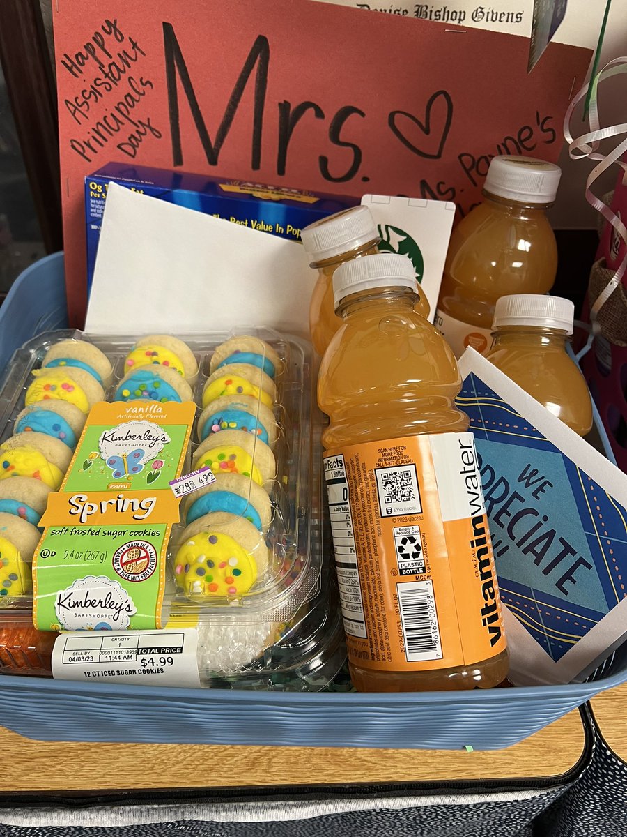 Everybody deserves a celebration! And I got a whole week off for #APWeek being that it’s spring break! 😂 I’m blessed beyond measure to be a part of the @CrestwoodEle family and #TeamOldham! 🤩 #sunshinesquad #lovelanguage