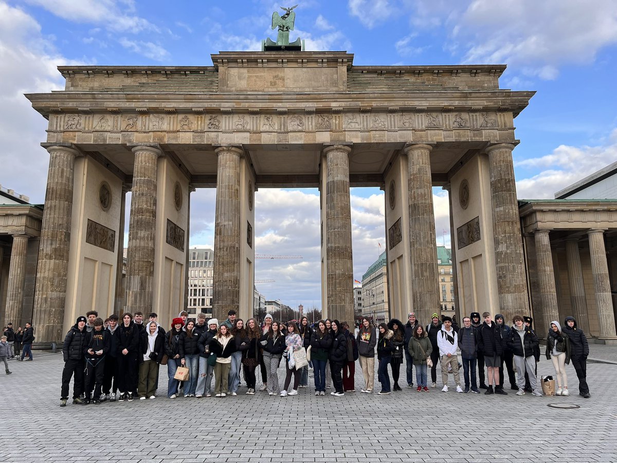 CHSC_History's tweet photo. Day 3: DDR museum, Reichstag and the Holocaust memorial https://t.co/6L0Fj3PH0z