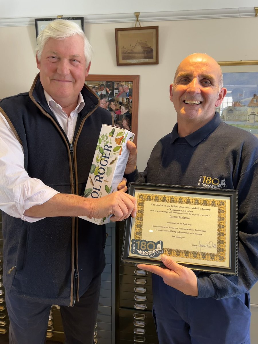 ArkellsBrewery's tweet photo. Congratulations to Graham, Head Cellarman on his 40 years of service at the brewery today. What a fantastic achievement. We thank you for your years of dedication. Cheers 🍻 #WellDoneYou #LengthOfService #Milestone #LoveYourJob #Congratulations #Loyalty #FamilyBrewer https://t.co/bKzPVNMT4g