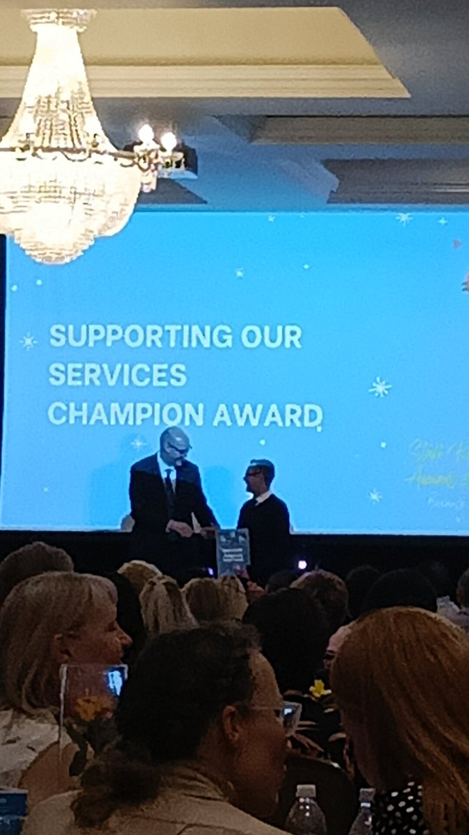 cmcdermott15's tweet image. Congratulations to #teamED Altnagelvin 🌟 for winning patient/ client service award at Staff Recognition Awards. Also our team member Richard for his highly commended for supporting our service award🙌 A worthy winner in our eyes!  @WesternHSCTrust  @GinaHooper10
@pollardgavin16