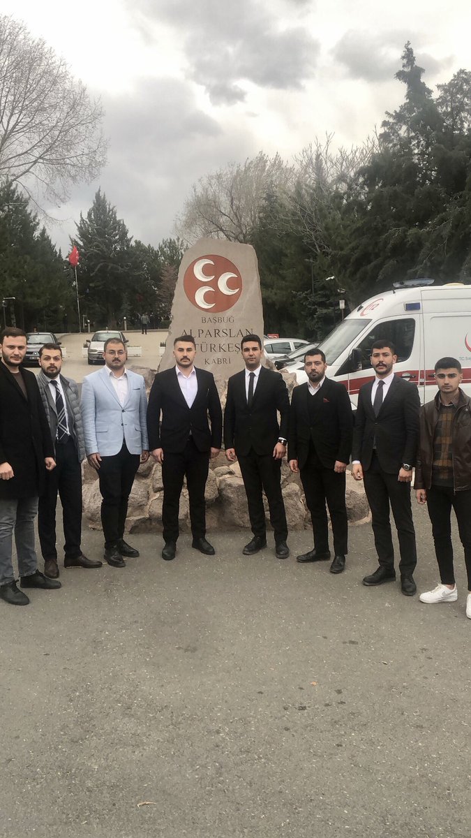 Fikirler Ölmez!
Gençlik Kolları Genel Merkez yönetimimizle birlikte cennet mekan Başbuğ Alparslan Türkeş’i kabri başında vefatının 26.senesinde andık.
<a href="/umitozdag/">Ümit Özdağ</a> 
<a href="/zafergenclikgm/">Zafer Partisi Gençlik Kolları</a>