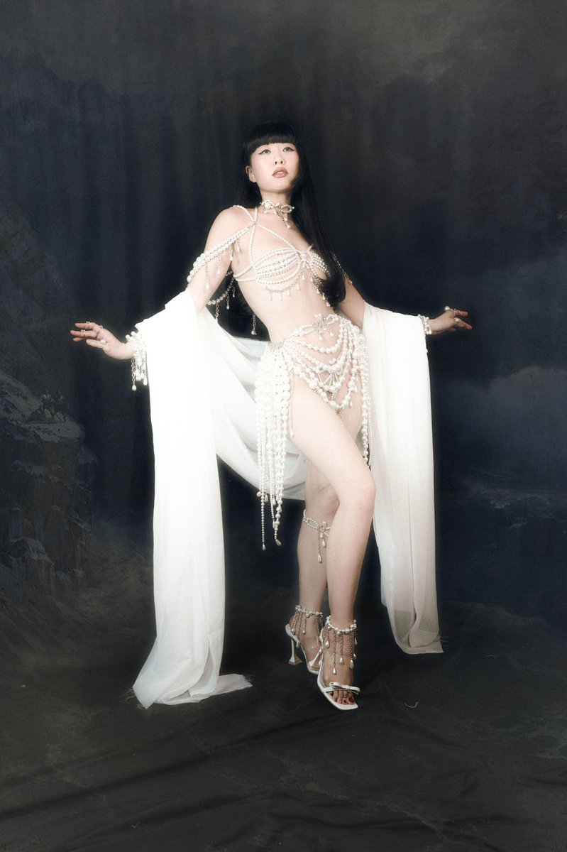 Yeha Leung photographed by Isabel “Bee” Malia 🕊