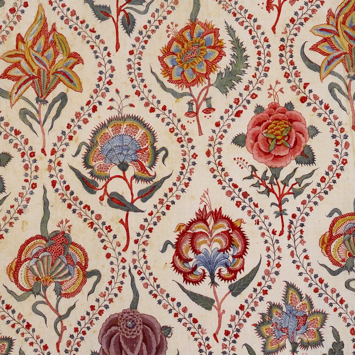 Retour sur l'origine et la circulation des #indiennes... d'abord de l'Inde à l'Indonésie puis de l'Inde à l'Europe et dont les couleurs et les motifs (notamment) sont toujours prédominants dans la mode aujourd'hui.