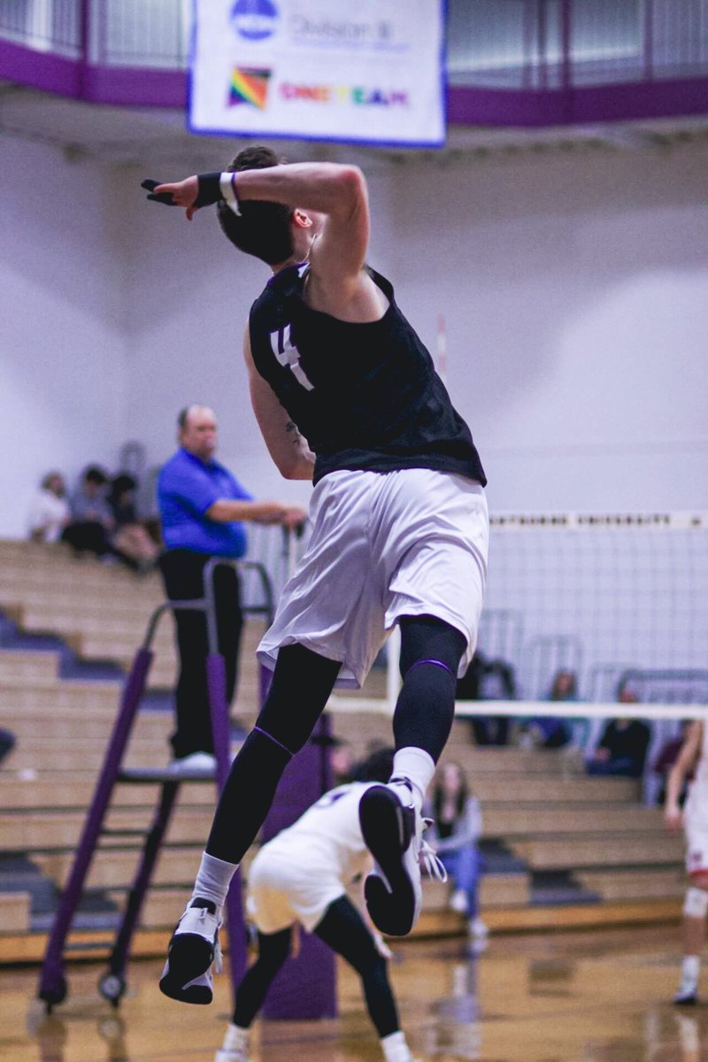 Happy 22nd birthday to senior outside Ryan Lively!

#fbumvb #fontbonne #volleyball #ncaa #ncaavolleyball #mensvolleyball #mcvl #stl #griffins