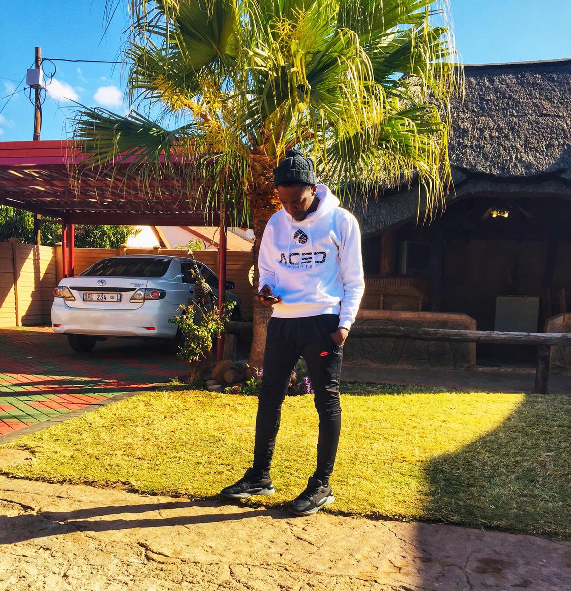 AcedSports_SA's tweet photo. As the temperatures drop, make sure you stay Warm and Stay Aced 

Athletic leisure #sundowns #mamelodi #soshplata #DStvPrem #MamelodiGardens https://t.co/IWFNe9mzqb