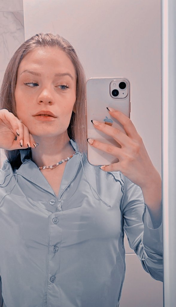 "Your love stays with me day and night."

#senagencturk • #leftandright