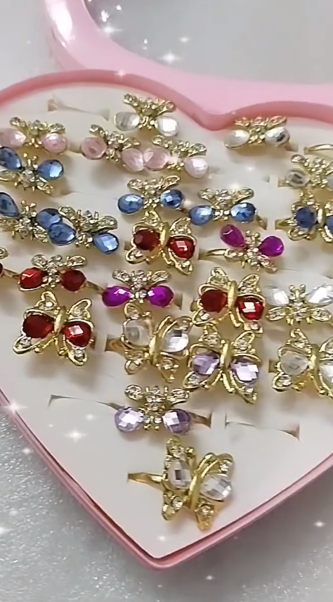 beaute_collect's tweet photo. Butterfly Rings Adjustable 🦋
100PKR each ⭐Deal of 3 Rings 240PKR ⭐
Order Now👇
WhatsApp 0302 1015728
#beauteC #beautecollection #earringsdeal #butterflyearrings #earringsdesign #koreanjewellery #terebin #wahajali #yumnazaidi #earringscollection #onlineshoppingpakistan https://t.co/xCuJwldBJo