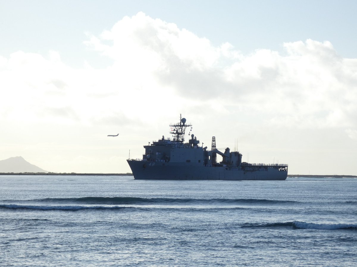 ES12071207's tweet photo. USS Ashland (LSD 48) Whidbey Island-class dock landing ship coming into Pearl Harbor for a stopover en route to new homeport of San Diego - April 4, 2023 #ussashland #lsd48 https://t.co/qK1phyRBOA