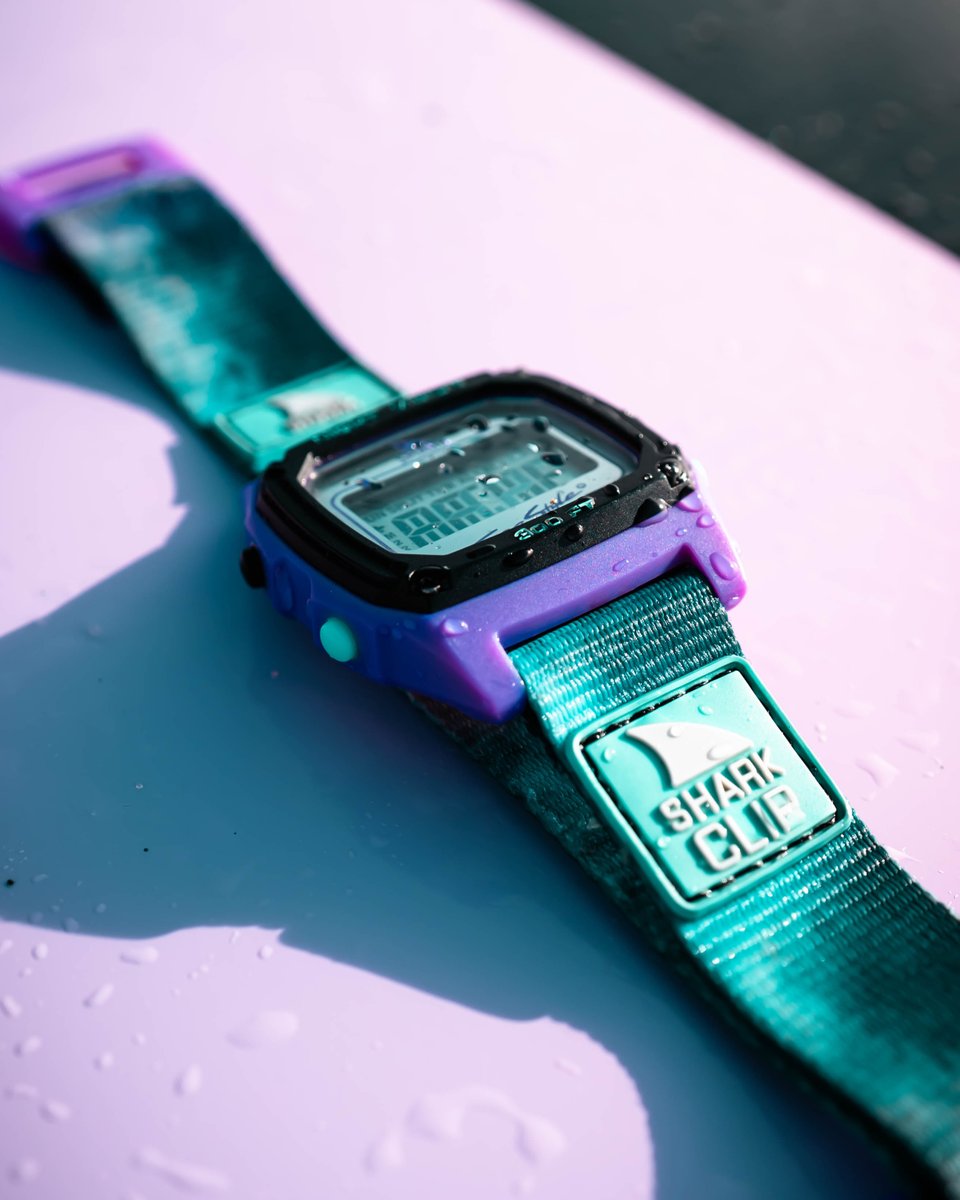 freestyle_watch's tweet photo. 🔥 super fresh Freestyle x @ambertorrealba Shark Watch Reflection 💜 Did you get yours yet?!
_
#limitededition #exclusive #freestylewatches #freestylewatch #myfreestylewatch #skimboarding #surfwatch #watchoftheday
https://t.co/yx5P7sxFum https://t.co/cplFKEhr9d