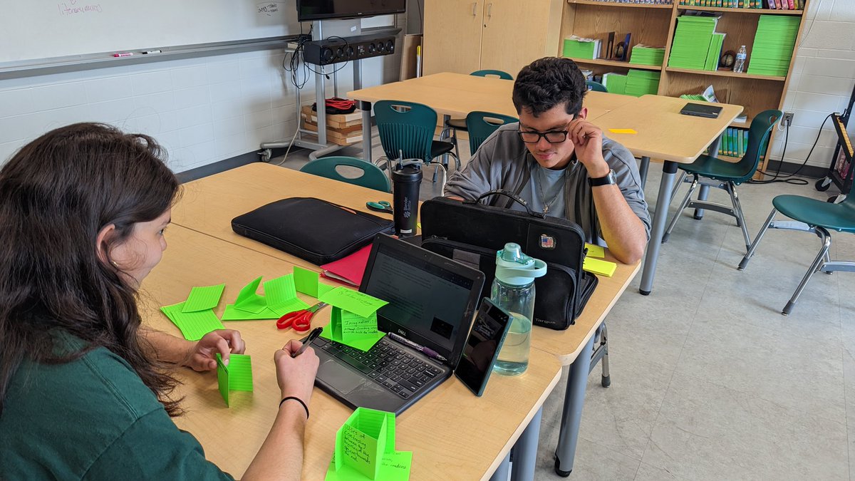 StaceyGaydos1's tweet photo. Students in American Lit had to support their prevalent themes with evidence! Who can make the biggest tower with evidence ?! Thx for the idea Ms. Neuhart! #CCP #English @NobleLocal_SD https://t.co/8ok35Imotv