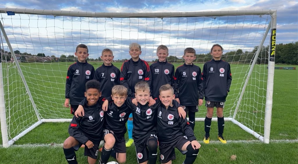 SportsalUK's tweet image. Treat yourself this Easter with some bespoke teamwear from Sportsal UK!

Check out our Website —&amp;gt; sport-Sal.com 
Email —&amp;gt; info@sport-sal.com

#grassrootsfootball
#beyondimpossible
#sportsaluk